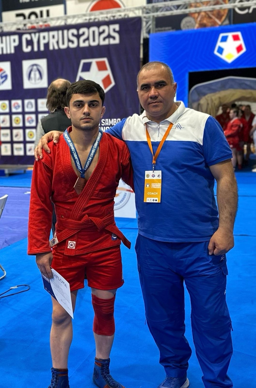 Sambo Avropa çempionatı və birinciliklərində 3 gümüş 4 bürünc medal